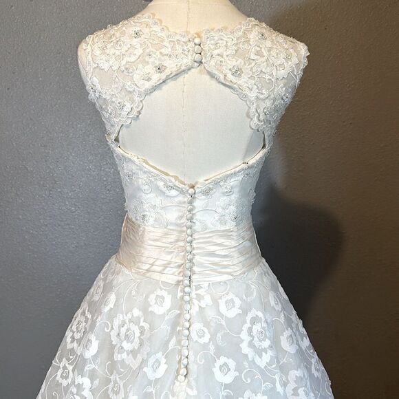 Justin Alexander 8555 tea length embroidered wedding dress size 4 in ivory/nat - Picture 7 of 16